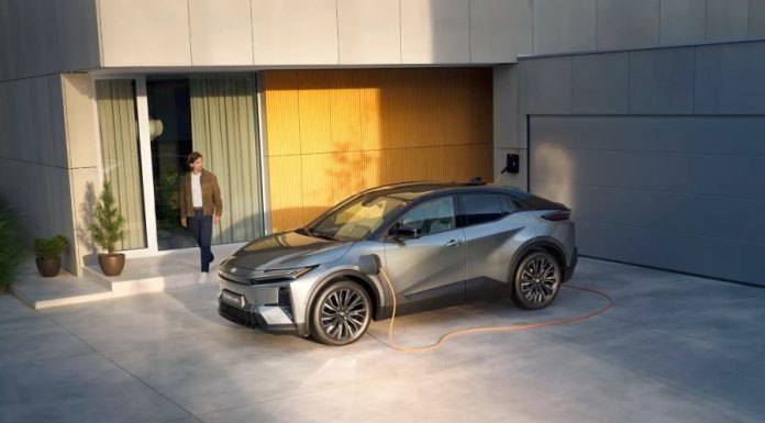 Toyota: Νέα υπηρεσία οικιακής φόρτισης οχημάτων
