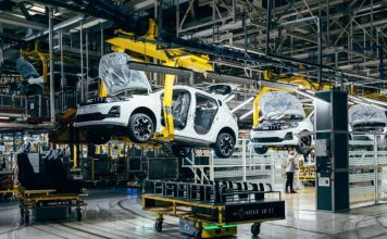 Η Renault βρήκε στο Μαρόκο τη συνταγή του φθηνού αυτοκινήτου